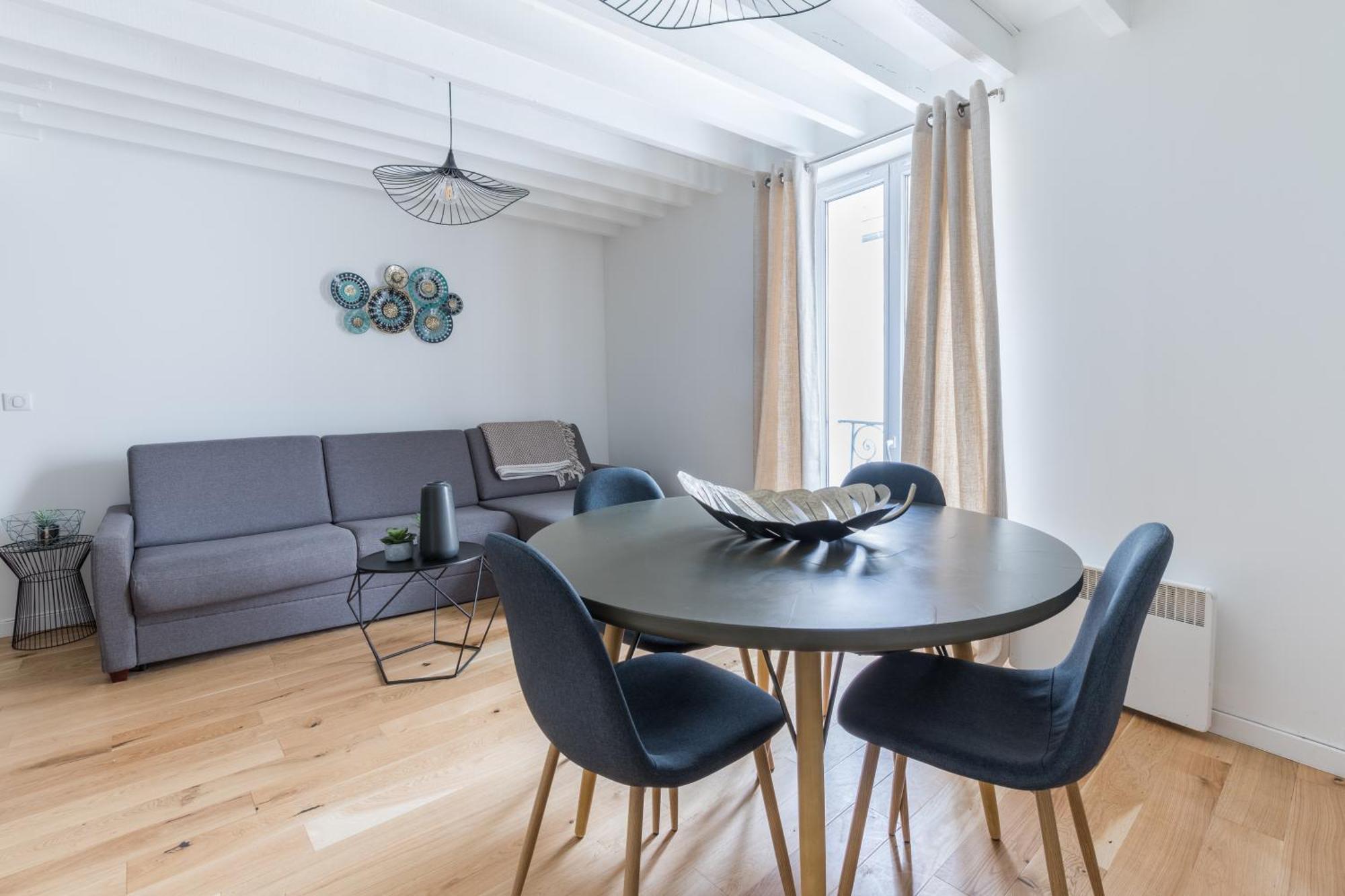 Appartement Grands Boulevards 41 *