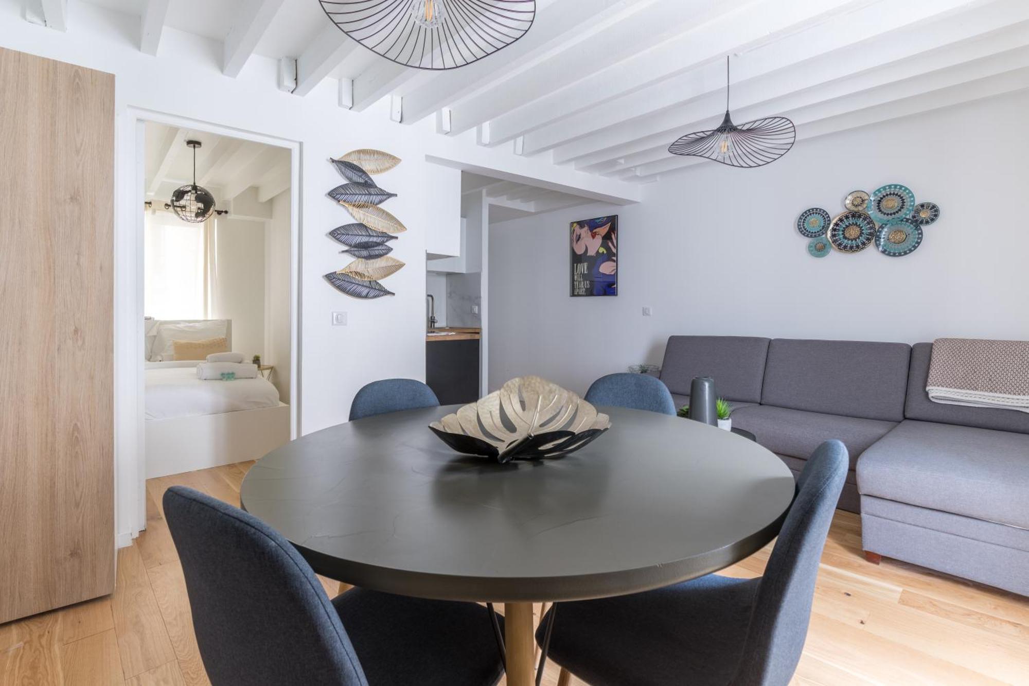Appartement Grands Boulevards 41 *